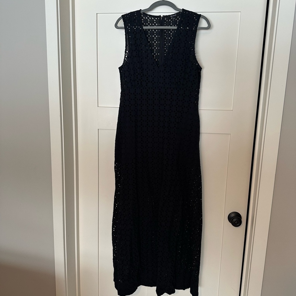 Elegant Black Sleeveless Dress